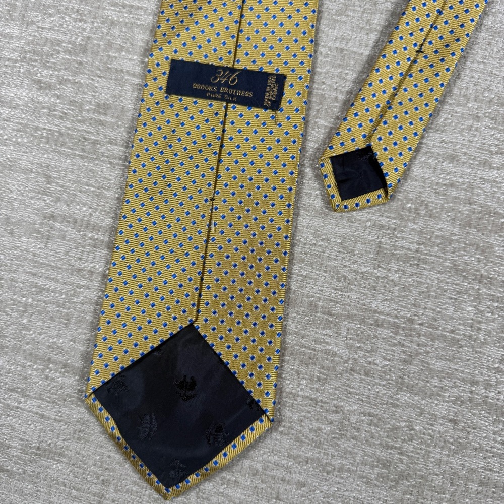 Brooks Brothers Necktie Mens OS Gold Geometric Diamond Pure Silk 346